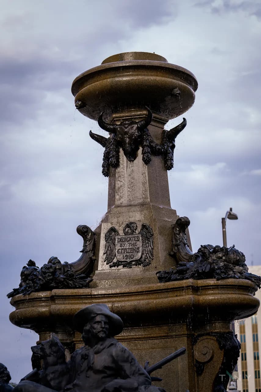 A photograph from the Architecture collection. Architecture photo 7 of 38.