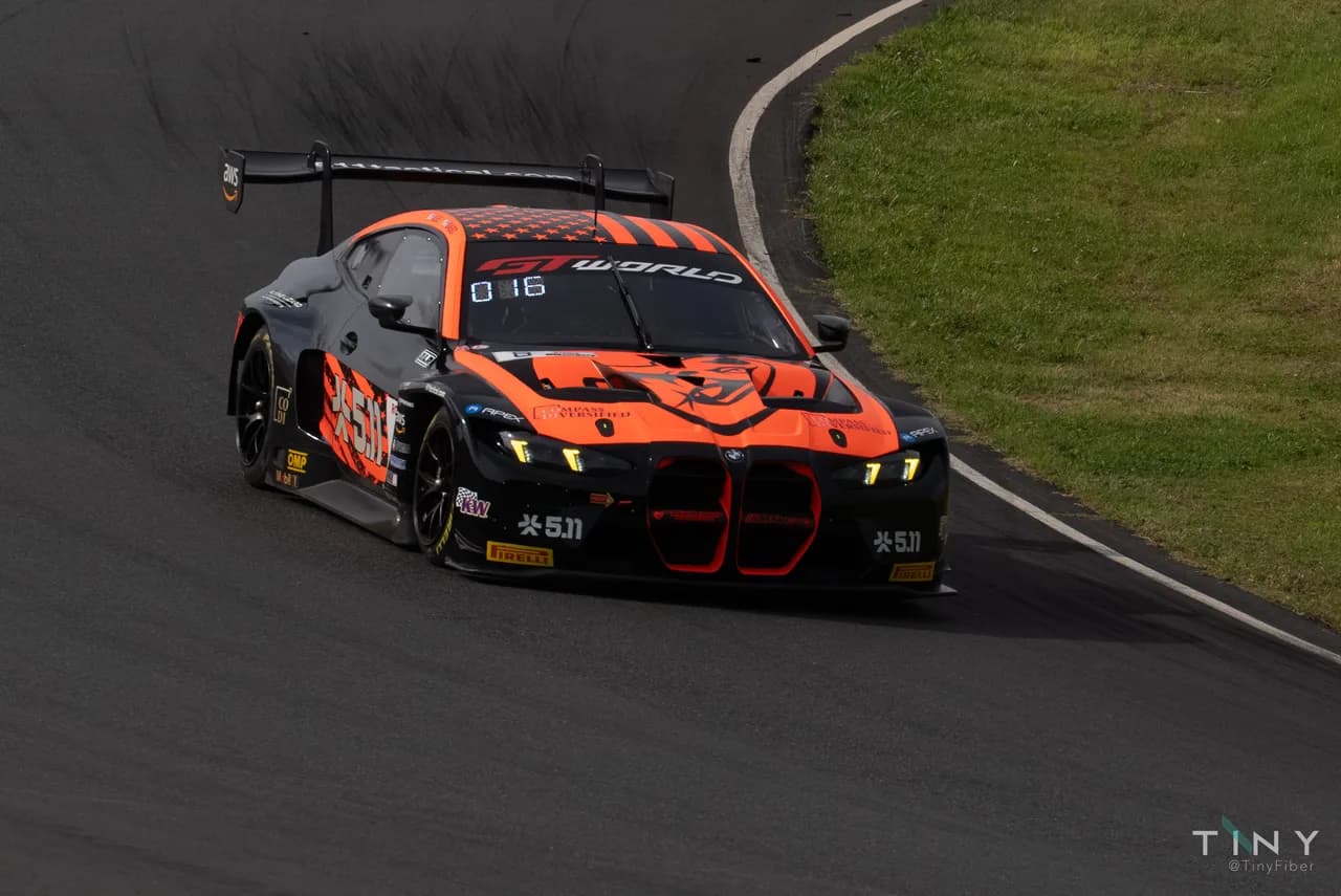 Motorsport photography from the Racing collection. Racing photo 16 of 34.