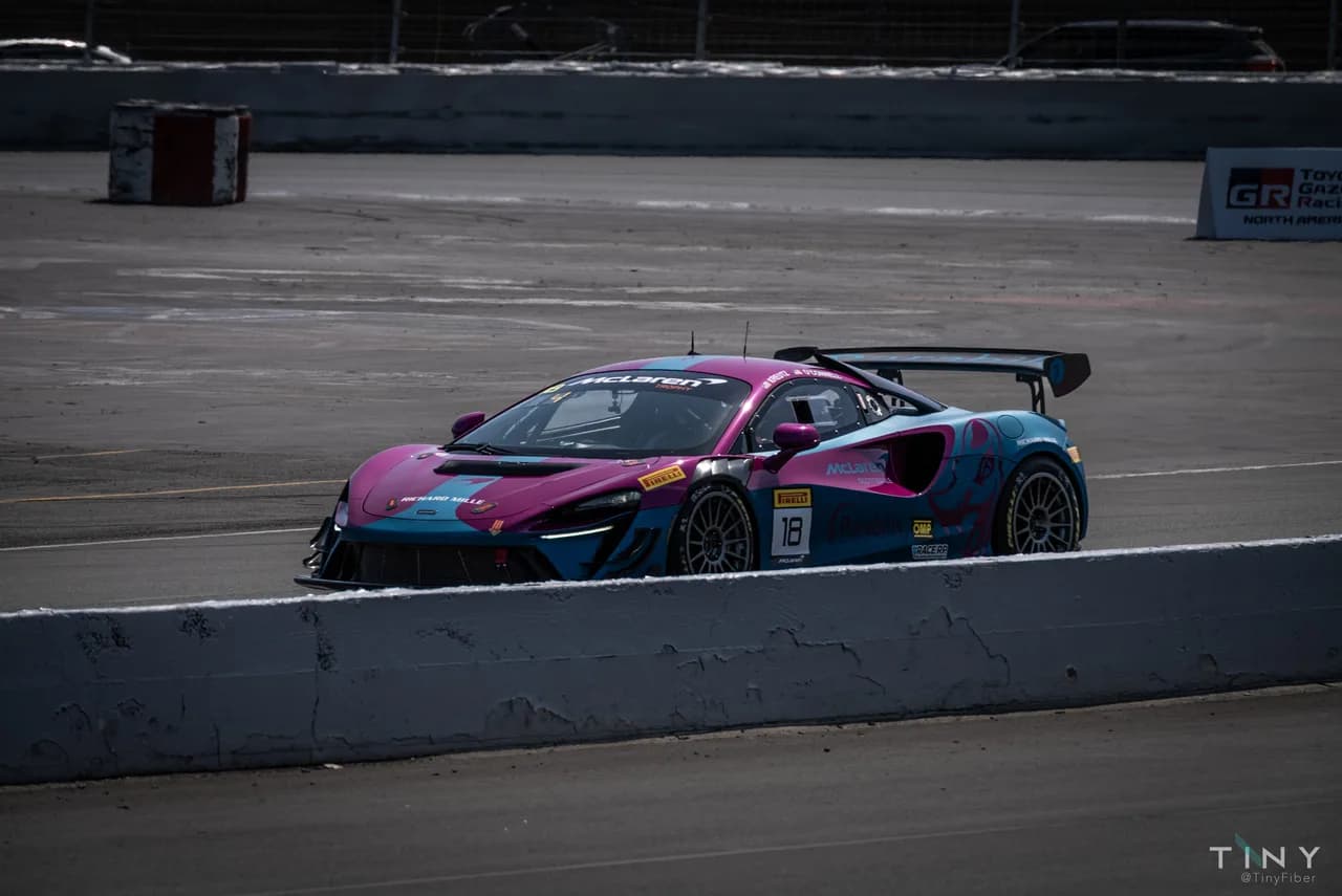 Motorsport photography from the Racing collection. Racing photo 28 of 34.
